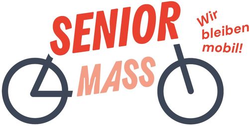 Logo mit Fahrrad, auf dem Senior Mass steht. In Anlehnung an die Strahlen der Frontleuchte stehen die Worte "Wir bleiben mobil!"